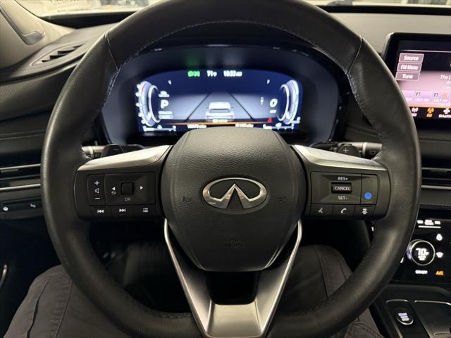Photo of 2024 Majestic White INFINITI QX60