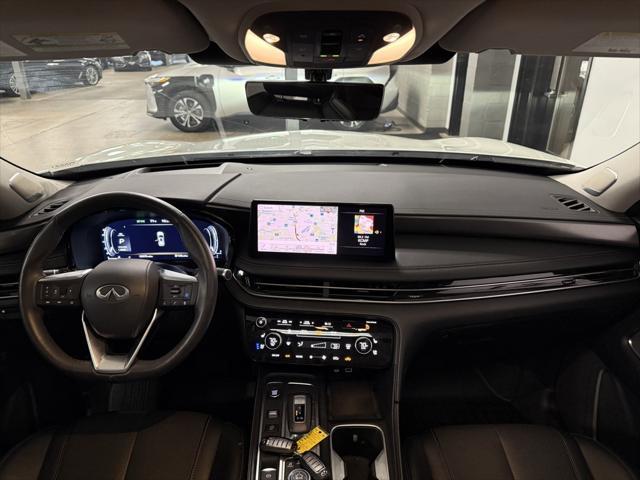 Photo of 2024 Majestic White INFINITI QX60