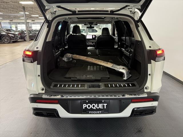 Photo of 2024 Majestic White INFINITI QX60