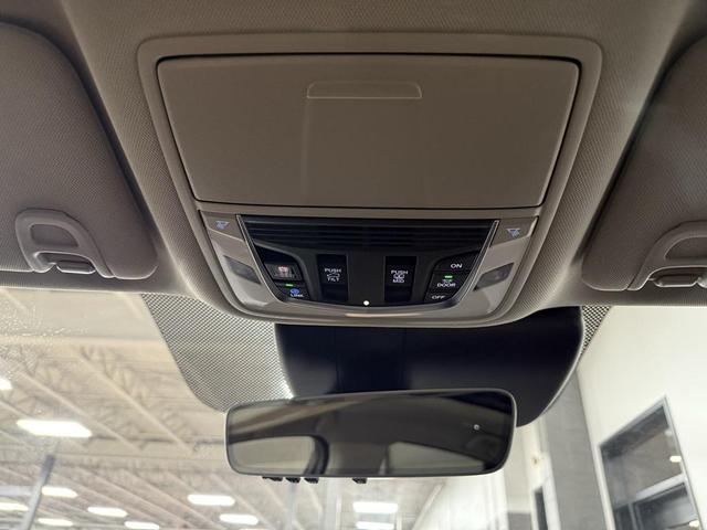 Photo of 2024 Lunar Silver Metallic Acura RDX