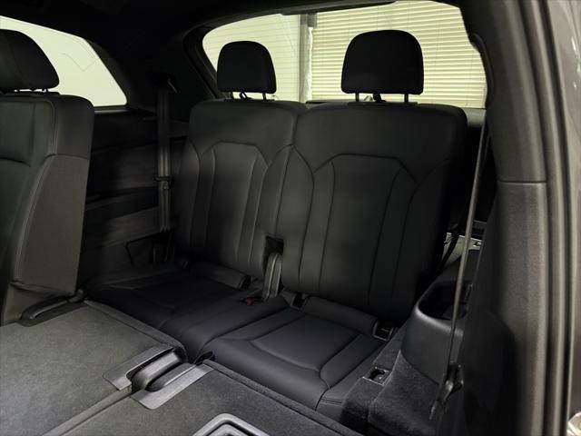 Photo of 2022 Samurai Gray Metallic Audi Q7