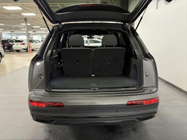 Photo of 2022 Samurai Gray Metallic Audi Q7