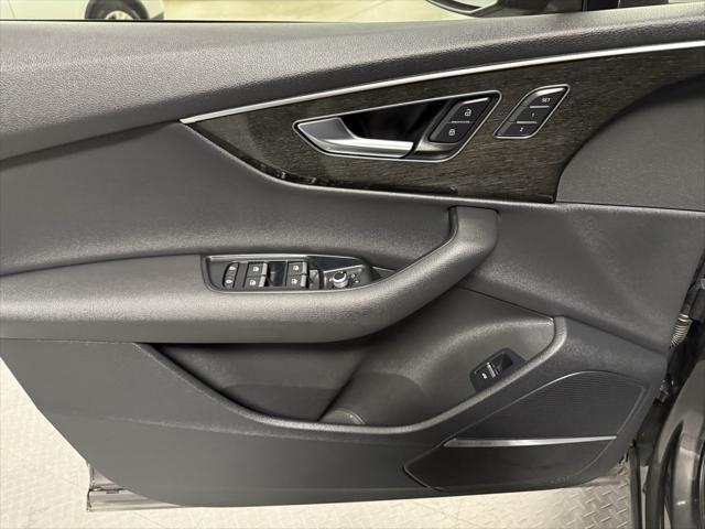 Photo of 2022 Samurai Gray Metallic Audi Q7