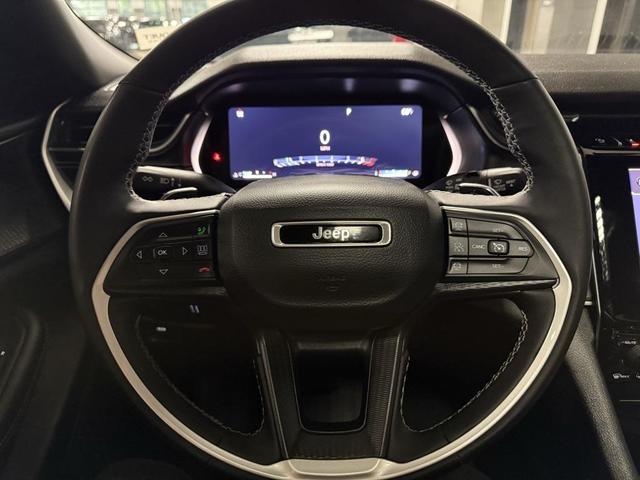 Photo of 2023 Bright White Clearcoat Jeep Grand Cherokee L