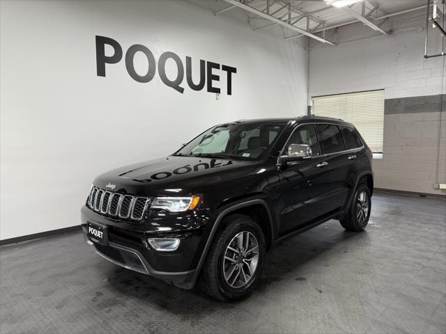 Photo of 2022 Diamond Black Crystal Pearlcoat Jeep Grand Cherokee