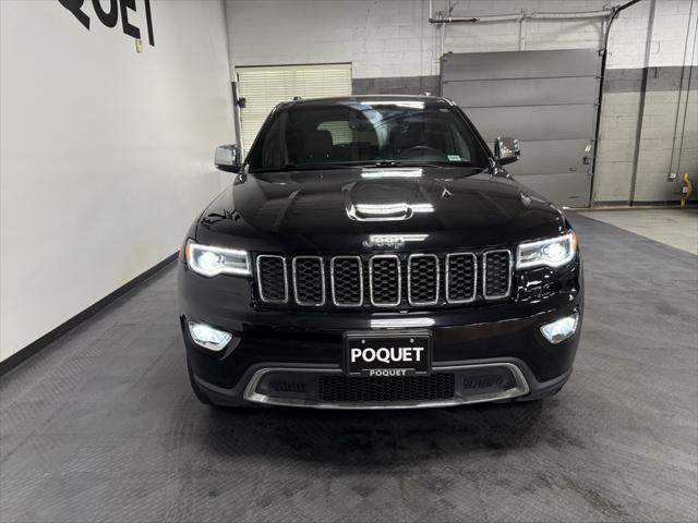 Photo of 2022 Diamond Black Crystal Pearlcoat Jeep Grand Cherokee