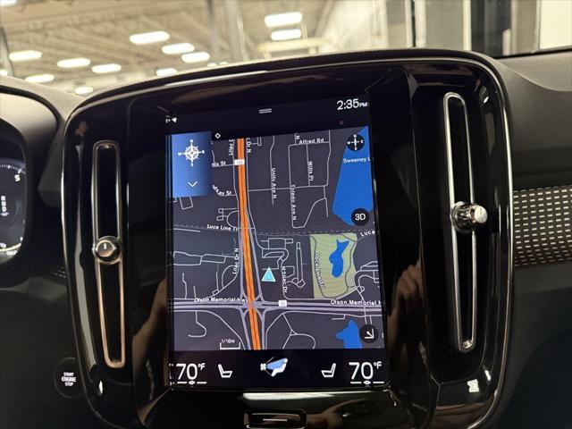 Photo of 2022 Thunder Grey Metallic Volvo XC40