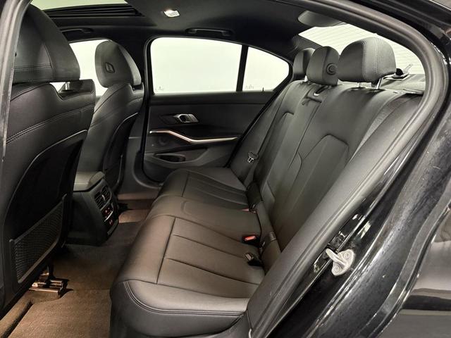 Photo of 2021 Black Sapphire Metallic BMW M340
