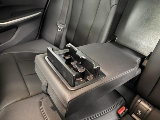 Photo of 2021 Black Sapphire Metallic BMW M340