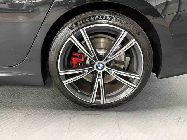 Photo of 2021 Black Sapphire Metallic BMW M340