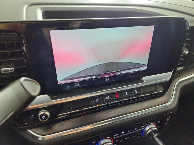 Photo of 2024 Summit White GMC Sierra 2500
