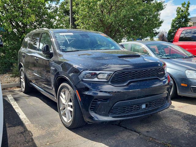 Photo of 2024 DB Black Crystal Clearcoat Dodge Durango