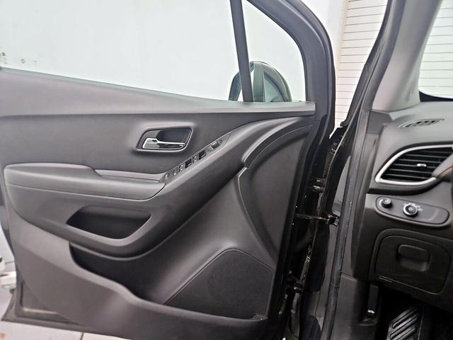 Photo of 2019 Black Chevrolet Trax