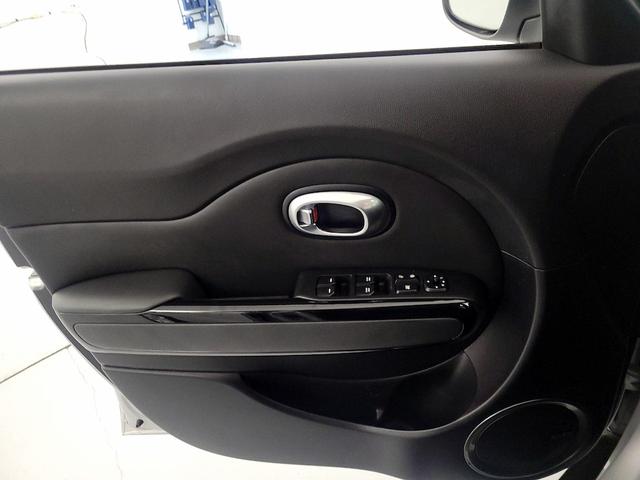 Photo of 2016 Silver Kia Soul