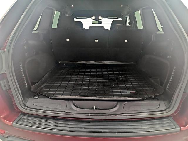 Photo of 2016 Red Jeep Grand Cherokee