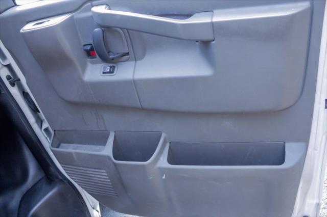 Photo of 2018 Summit White Chevrolet Express 2500
