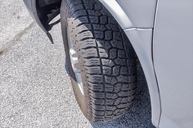 Photo of 2018 Summit White Chevrolet Express 2500