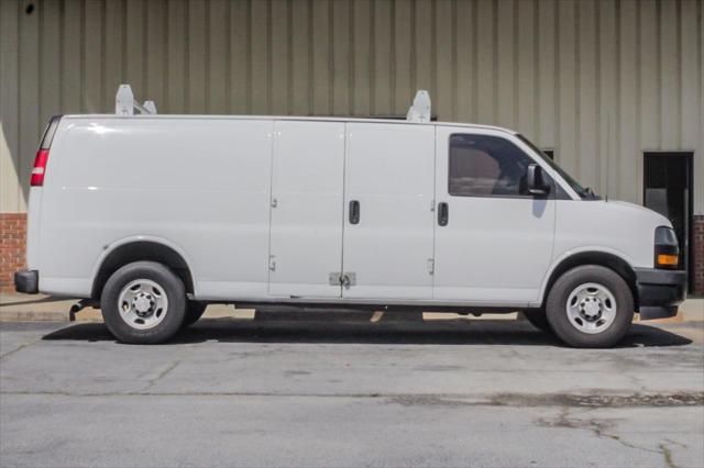 Photo of 2018 Summit White Chevrolet Express 2500