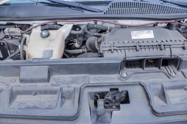 Photo of 2018 Summit White Chevrolet Express 2500