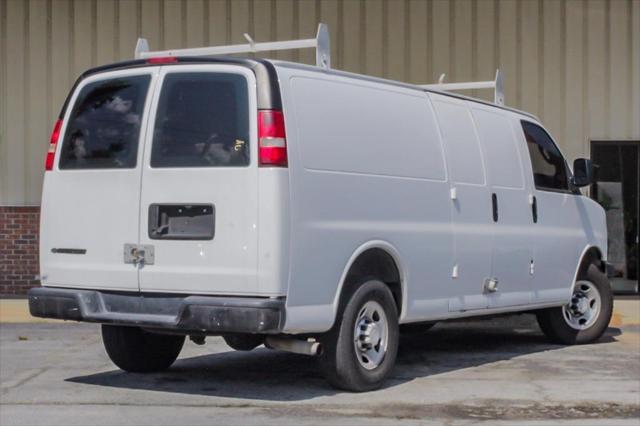 Photo of 2018 Summit White Chevrolet Express 2500