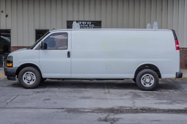 Photo of 2018 Summit White Chevrolet Express 2500