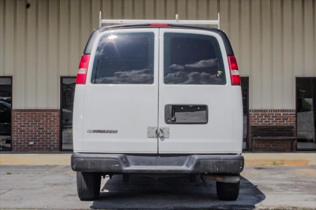 Photo of 2018 Summit White Chevrolet Express 2500
