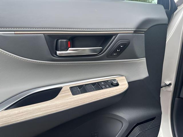 Photo of 2024 Titanium Glow Toyota Venza