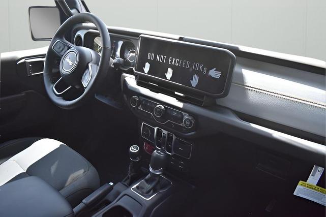 Photo of 2025 Black Clearcoat Jeep Wrangler