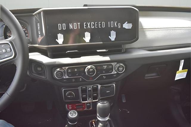 Photo of 2025 Black Clearcoat Jeep Wrangler