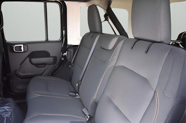 Photo of 2025 Black Clearcoat Jeep Wrangler