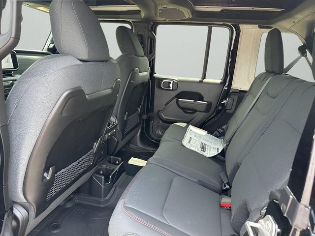 Photo of 2025 Black Clearcoat Jeep Wrangler