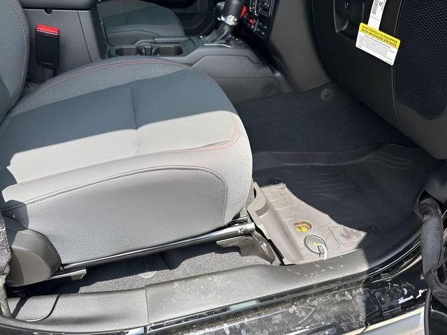Photo of 2025 Black Clearcoat Jeep Wrangler
