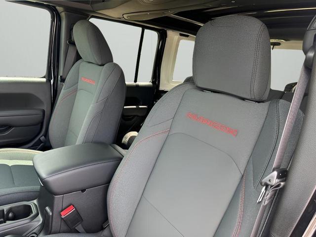 Photo of 2025 Black Clearcoat Jeep Wrangler