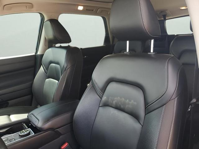Photo of 2023 Black Nissan Pathfinder