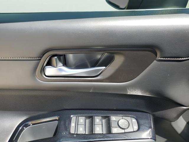 Photo of 2023 Black Nissan Pathfinder
