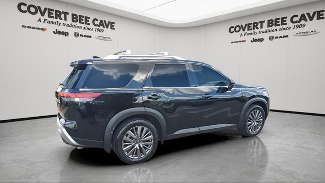 Photo of 2023 Black Nissan Pathfinder