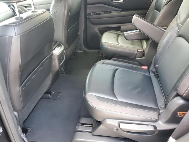 Photo of 2023 Black Nissan Pathfinder
