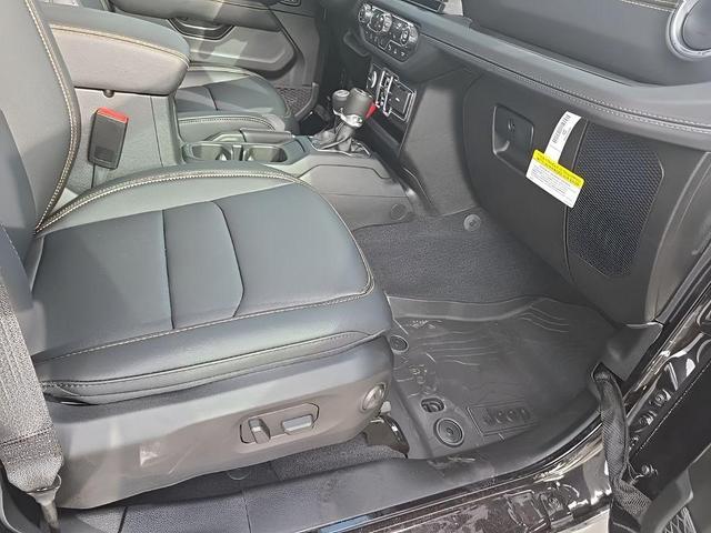 Photo of 2025 Black Clearcoat Jeep Wrangler