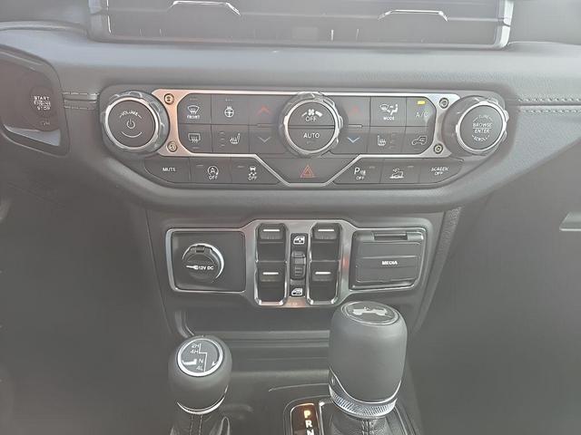 Photo of 2025 Black Clearcoat Jeep Wrangler