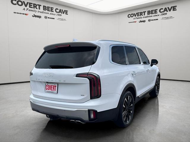 Photo of 2024 Glacial White Pearl Kia Telluride