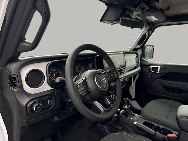 Photo of 2025 Bright White Clearcoat Jeep Wrangler