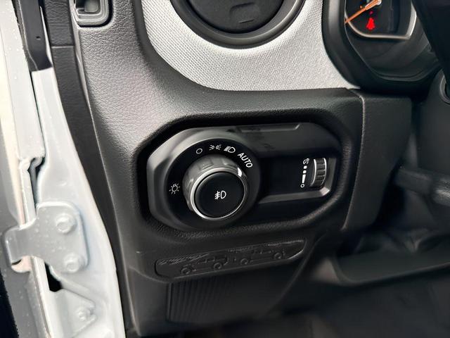 Photo of 2025 Bright White Clearcoat Jeep Wrangler