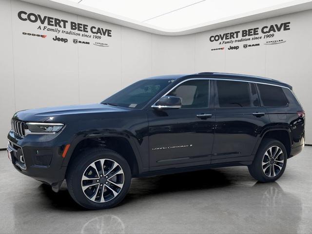 Photo of 2022 Diamond Black Jeep Grand Cherokee L