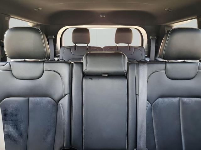 Photo of 2022 Diamond Black Jeep Grand Cherokee L