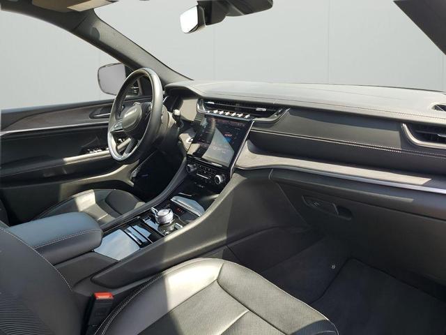 Photo of 2022 Diamond Black Jeep Grand Cherokee L