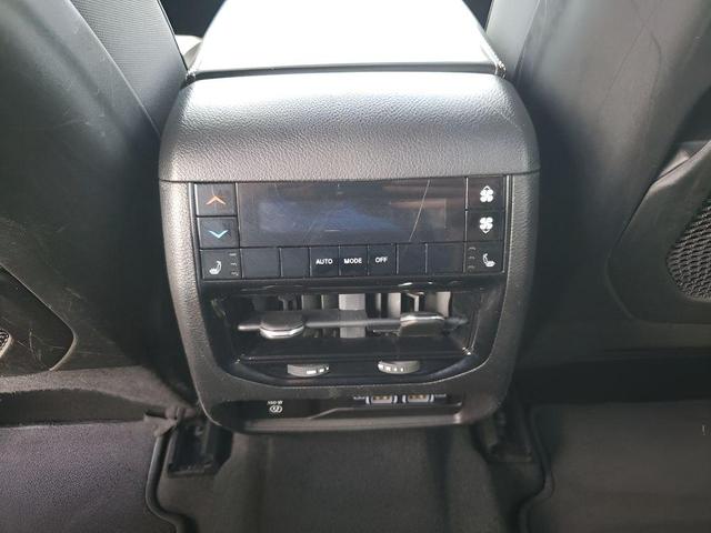 Photo of 2022 Diamond Black Jeep Grand Cherokee L