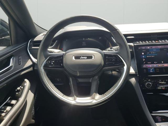 Photo of 2022 Diamond Black Jeep Grand Cherokee L
