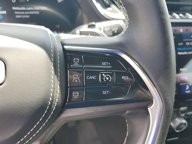 Photo of 2022 Diamond Black Jeep Grand Cherokee L