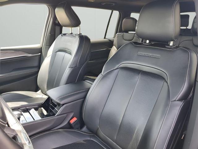 Photo of 2022 Diamond Black Jeep Grand Cherokee L