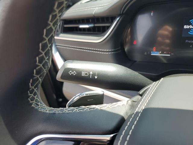 Photo of 2022 Diamond Black Jeep Grand Cherokee L